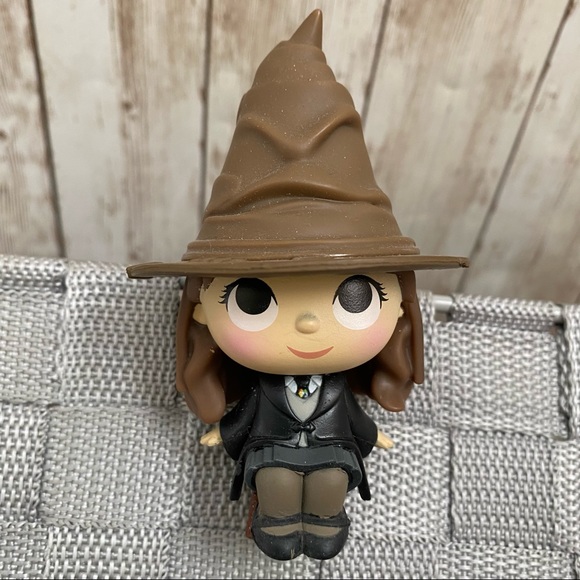 FUNKO Harry Potter Mystery Mini Sorting Hat Vinyl Action Figure Toys - Picture 4 of 15